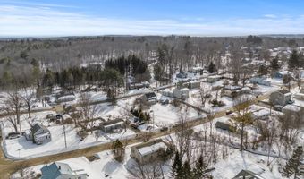 72 Louise St, Auburn, ME 04210