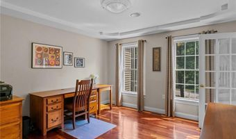 16 Leonard Dr, North Smithfield, RI 02896