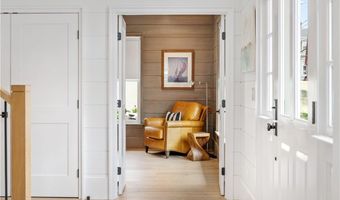 15 High St, Newport, RI 02840