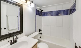 1011 Wesley Ln, Algonquin, IL 60102