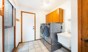 3025 Woods Creek Ln, Algonquin, IL 60102