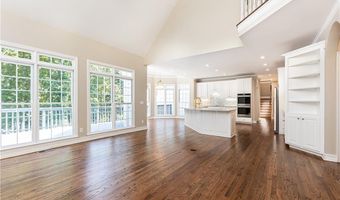 9360 Nesbit Lakes Dr, Alpharetta, GA 30022