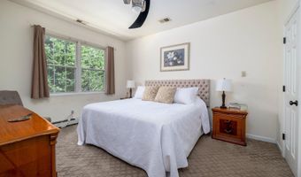 62 Sarah Ct, Amityville, NY 11701