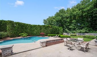 40 Alpine Estates Dr, Cranston, RI 02921