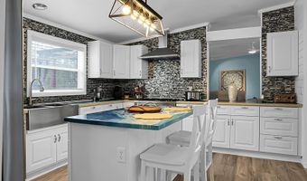 220 Albacore Rd, Bonneau, SC 29431