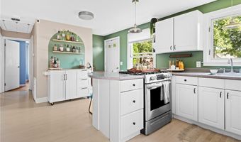 86 Hancock Dr, North Kingstown, RI 02852