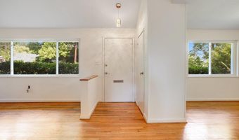 4516 GRETNA St, Bethesda, MD 20814
