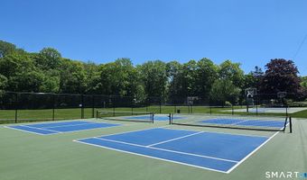 29 Carol St, Danbury, CT 06810