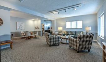 552 N Main St, Akron, OH 44310