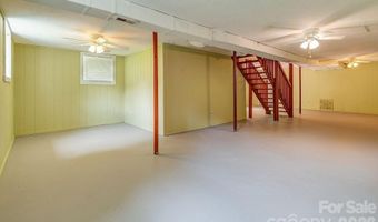 364 Pearson Dr, Asheville, NC 28801