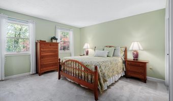 10 Buttonwood Rd, Bedford, NH 03110
