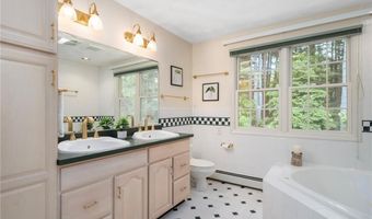 95 River Farm Dr, East Greenwich, RI 02818