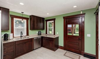 605 Cottage St, Adel, IA 50003