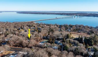 35 Sunset Ave, North Kingstown, RI 02874