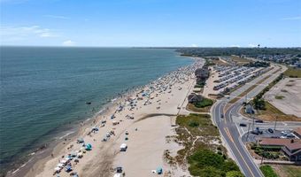 14 Davisville Ln, Narragansett, RI 02882