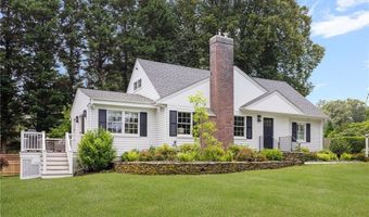 10 Linden Gate Ln, Newport, RI 02840