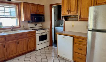 1137 Pacific Ave, Beachwood, NJ 08722