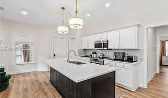 7 Holbrook Dr, Beaufort, SC 29902