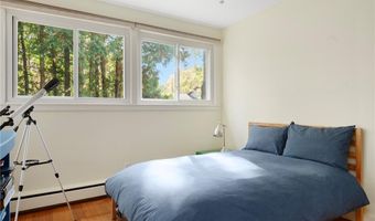 6 Conway Dr, Barrington, RI 02806