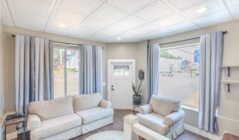 1640 Cranston St, Cranston, RI 02920