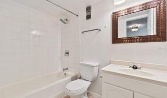 916 LAKE DESTINY Rd E, Altamonte Springs, FL 32714