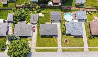2719 E Tiffin Ave, Des Moines, IA 50317