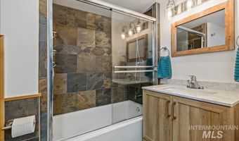 79 Sunset Loop, Cascade, ID 83611