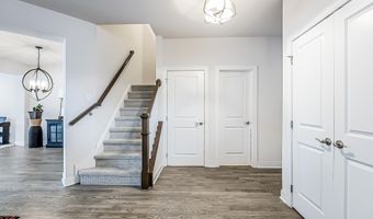 3075 N Spurway Dr, Ann Arbor, MI 48105