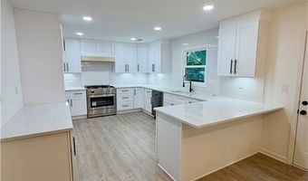 6211 Emerald Springs Dr SE, Acworth, GA 30102