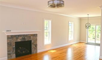 515 School St, North Kingstown, RI 02852