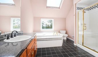 35 Rosenbrook Dr, Bayonne, NJ 07035