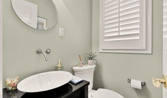 5606 WILSON Ln, Bethesda, MD 20814