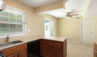 30 Oxford Ln, Aberdeen, NJ 07747