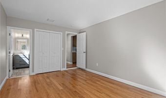 20 Maple Ct, Hopkinton, RI 02804