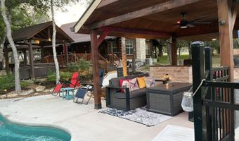 828 Shady Grv, Adkins, TX 78101