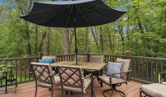 326 Greentree Ln NE, Ada, MI 49301