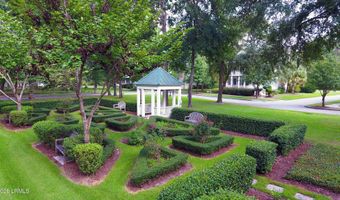 14 Assembly Row B, Beaufort, SC 29906