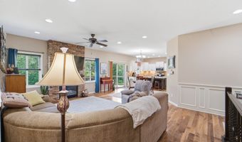 617 Timberview Dr, Adel, IA 50003