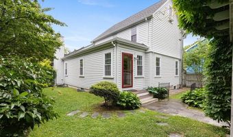 4 Garfield Ave, Bristol, RI 02809