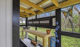 502 N Calhoun Ave, Ash Grove, MO 65604
