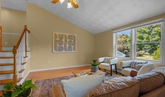 146 Alfred Drown Rd, Barrington, RI 02806