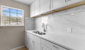 1010 NE 2nd St, Andrews, TX 79714