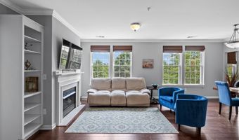 191 SOMERVELLE St 205, Alexandria, VA 22304