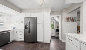 1124 W PARKWAY Blvd, Appleton, WI 54914