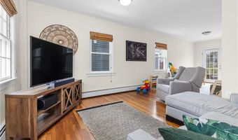 92 Franklin St, Bristol, RI 02809