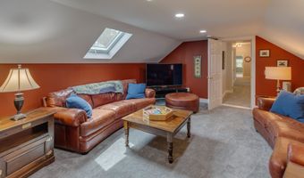 104 Champagne Cir, Campton, NH 03223