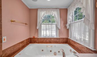 20 Bolleswood Ln, Avon, CT 06001