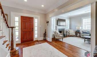 525 Milledge Cir, Athens, GA 30606