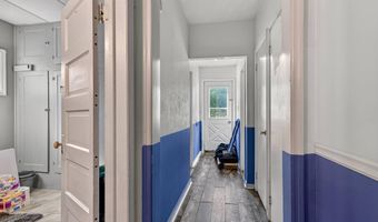 3 Young Ave, Amsterdam, NY 12010