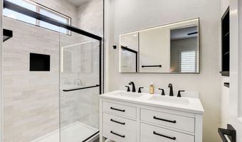 11251 La Madre Ridge Dr, Las Vegas, NV 89135